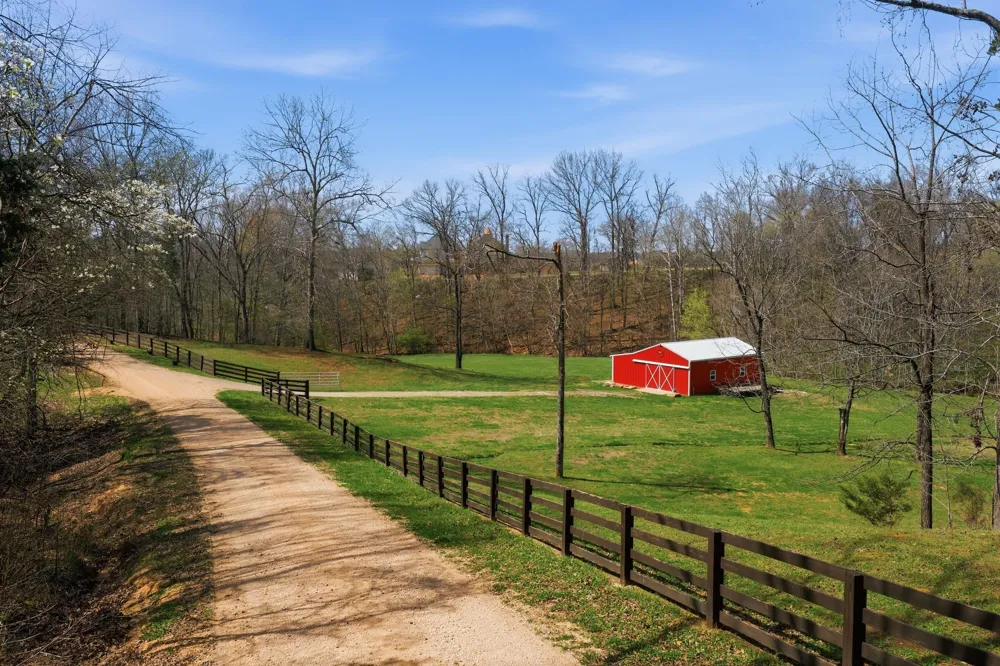 1118 Carrollville Landing Rd Clifton, TN 38425