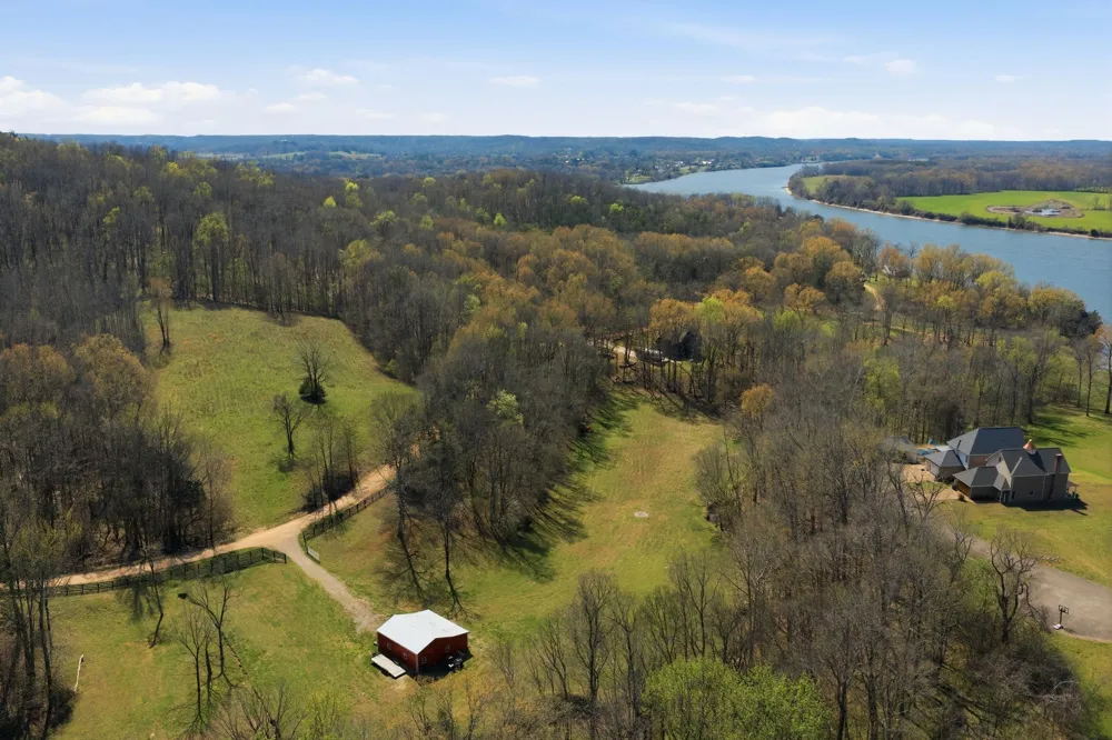 1118 Carrollville Landing Rd Clifton, TN 38425