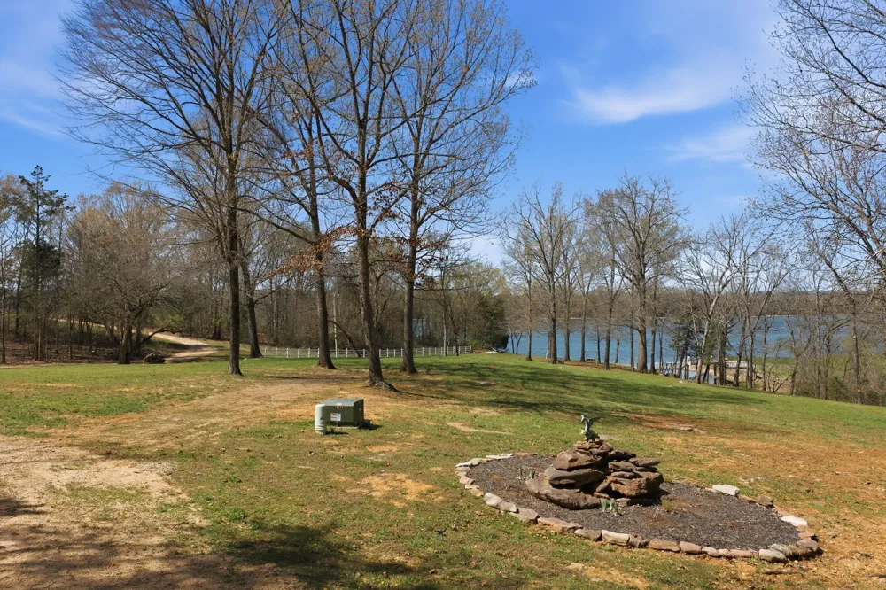 1118 Carrollville Landing Rd Clifton, TN 38425