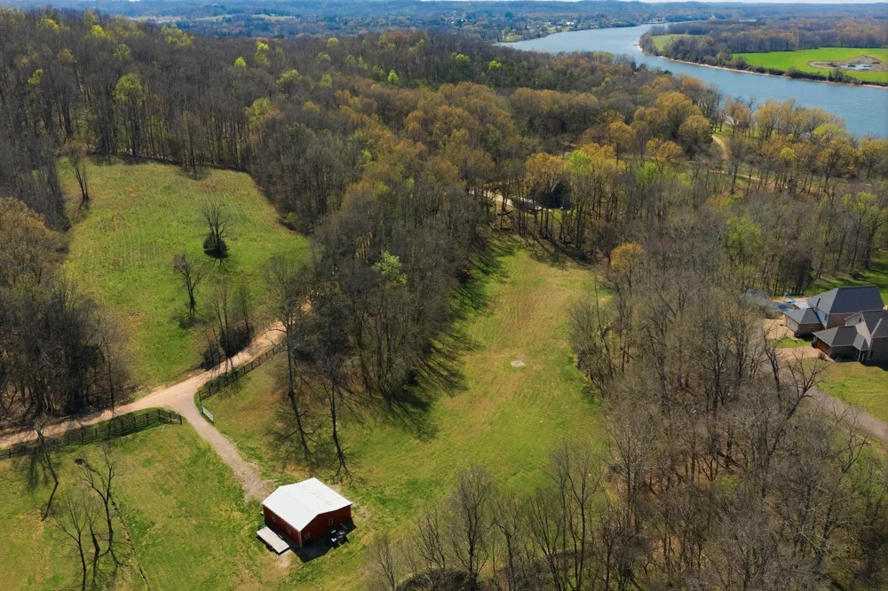 1118 Carrollville Landing Rd Clifton, TN 38425
