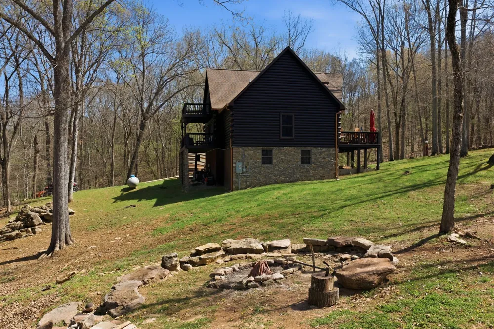 1118 Carrollville Landing Rd Clifton, TN 38425