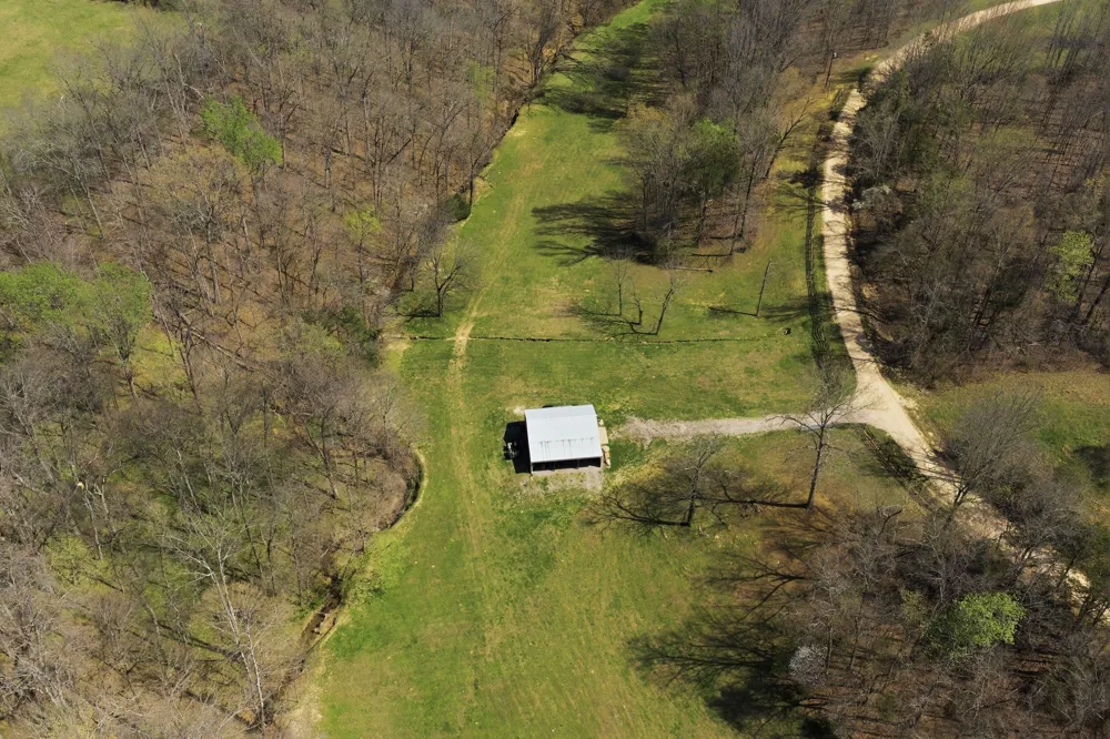 1118 Carrollville Landing Rd Clifton, TN 38425