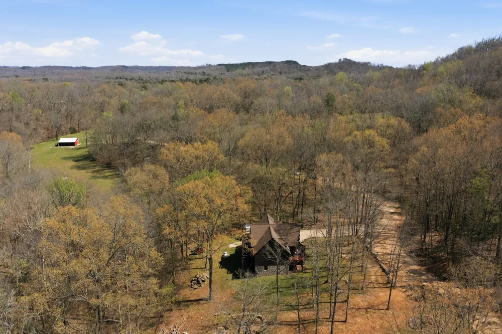 1118 Carrollville Landing Rd Clifton, TN 38425