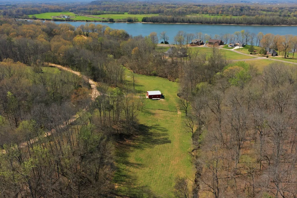 1118 Carrollville Landing Rd Clifton, TN 38425