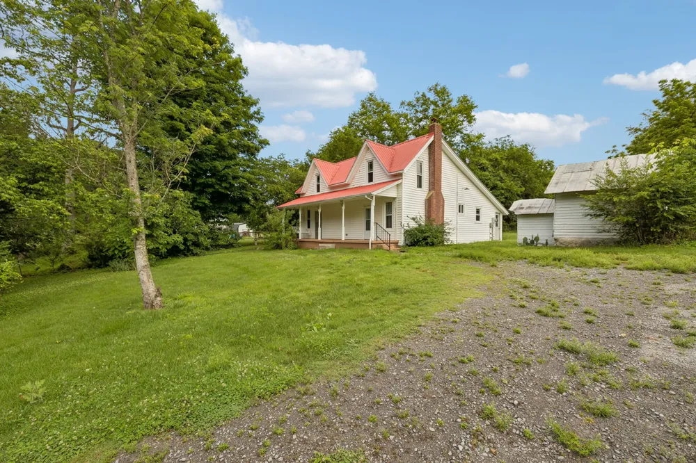 15 Sloan Branch Rd Pleasant Shade, TN 37145