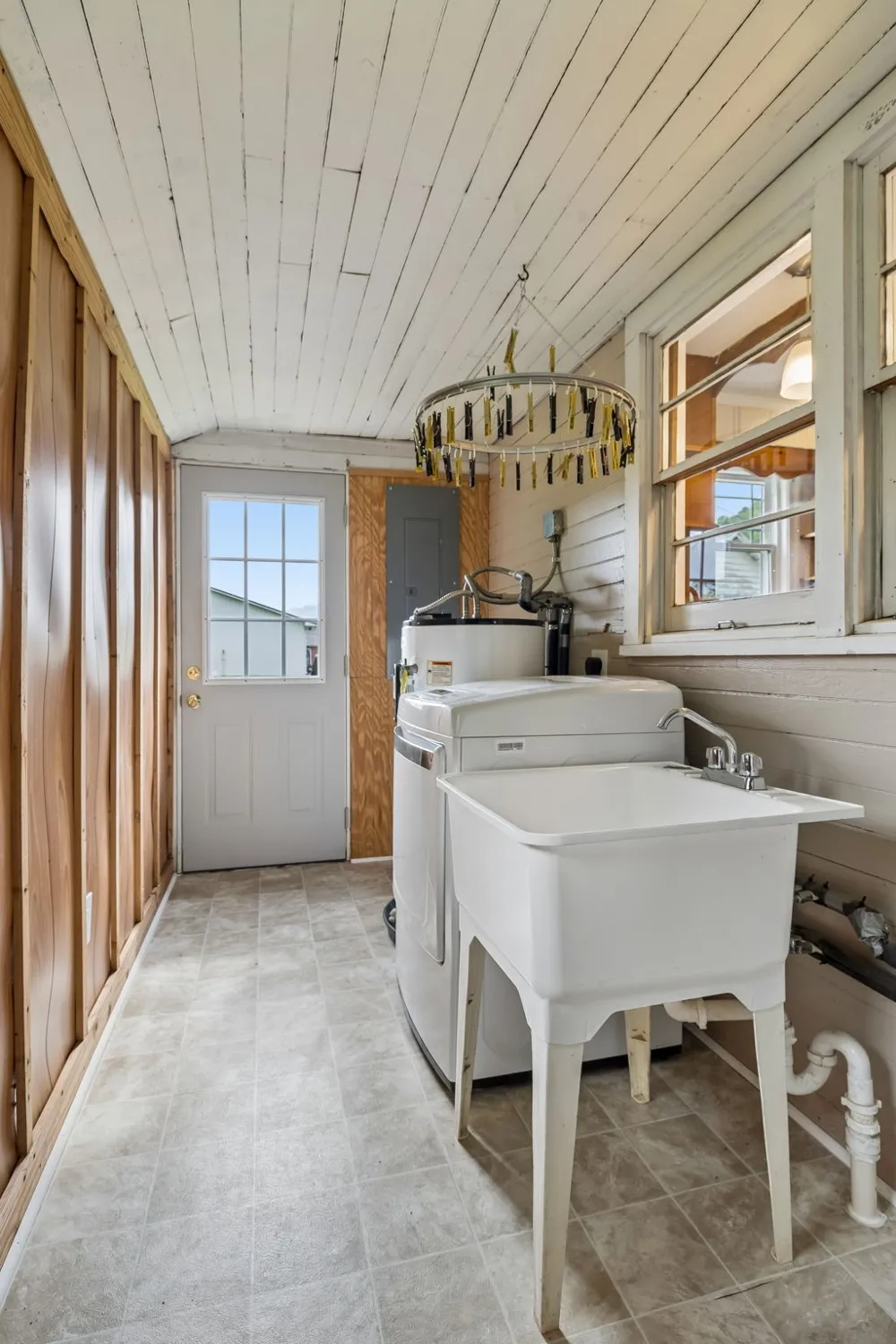 15 Sloan Branch Rd Pleasant Shade, TN 37145