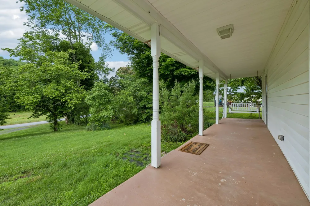 15 Sloan Branch Rd Pleasant Shade, TN 37145