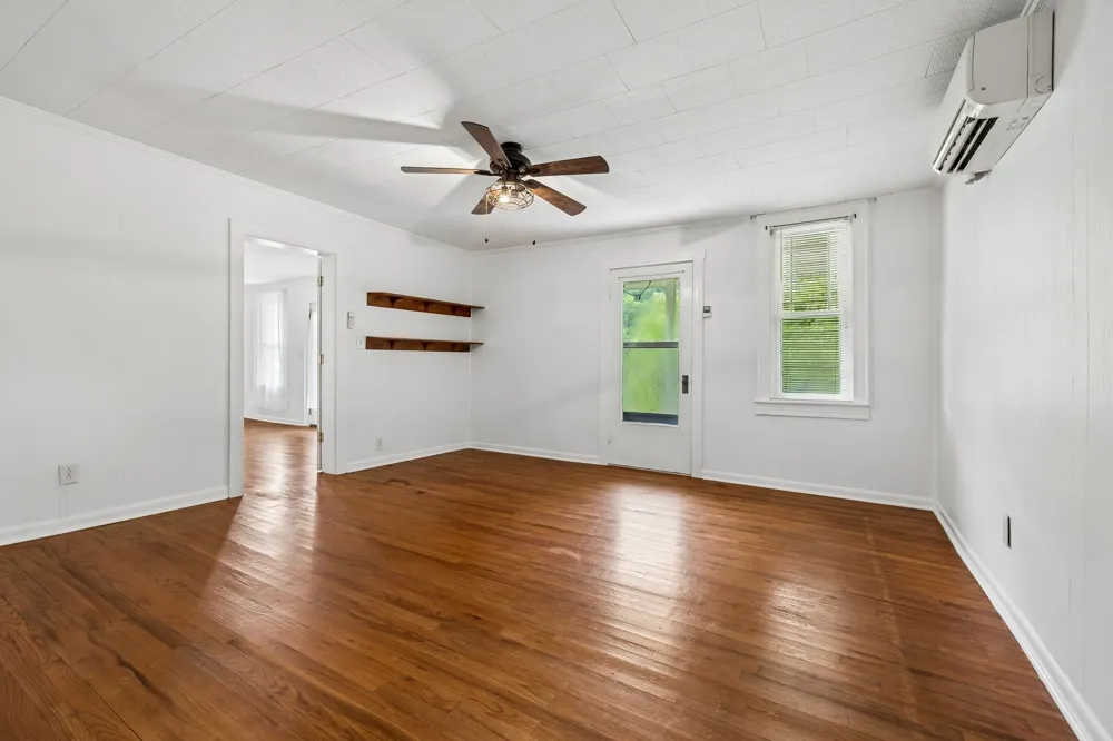 15 Sloan Branch Rd Pleasant Shade, TN 37145