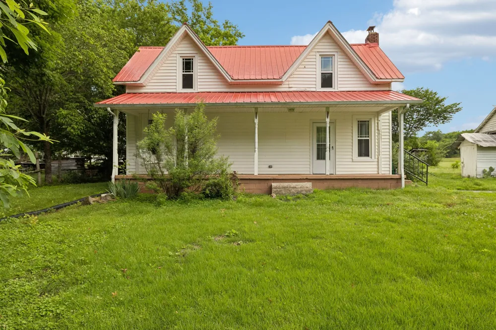 15 Sloan Branch Rd Pleasant Shade, TN 37145