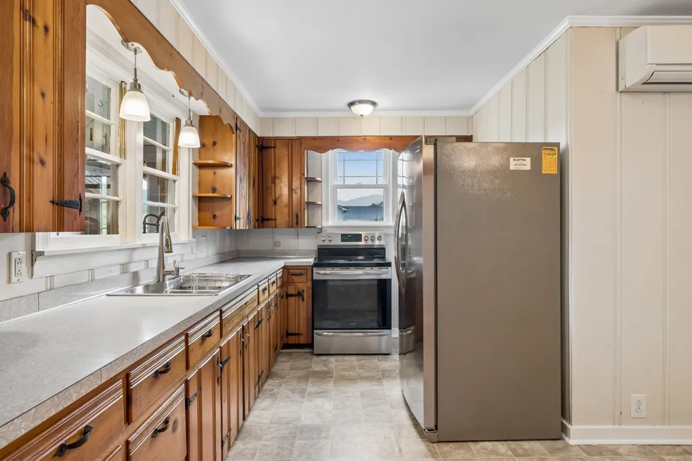 15 Sloan Branch Rd Pleasant Shade, TN 37145