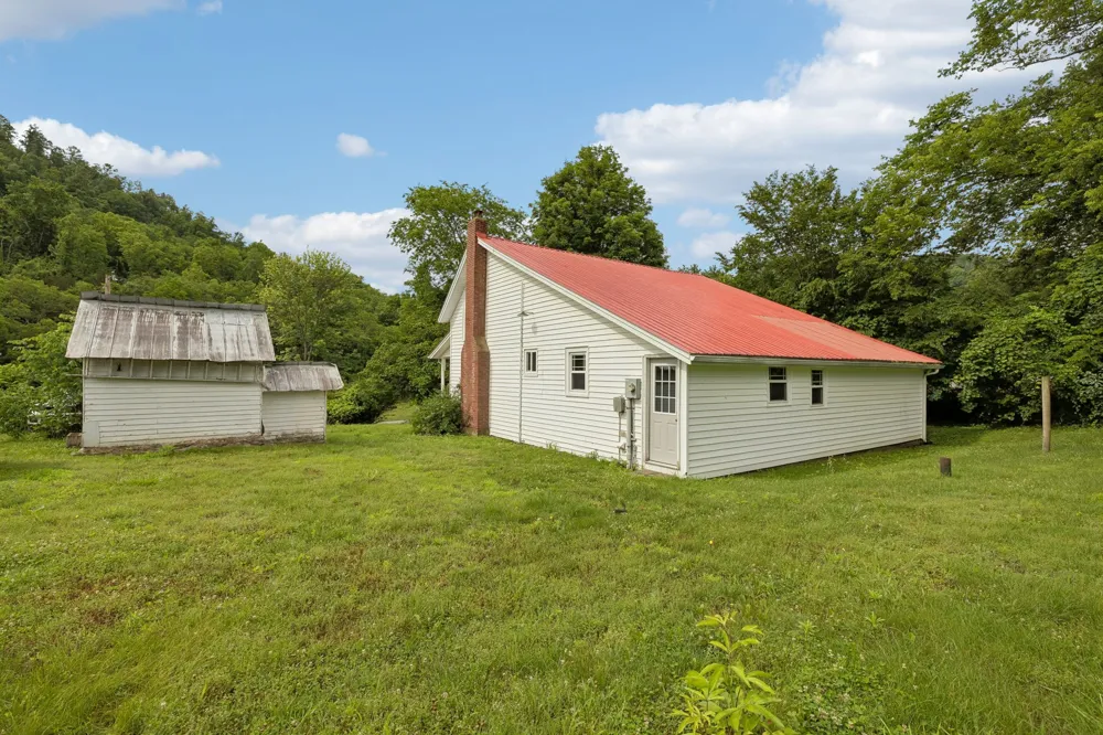 15 Sloan Branch Rd Pleasant Shade, TN 37145