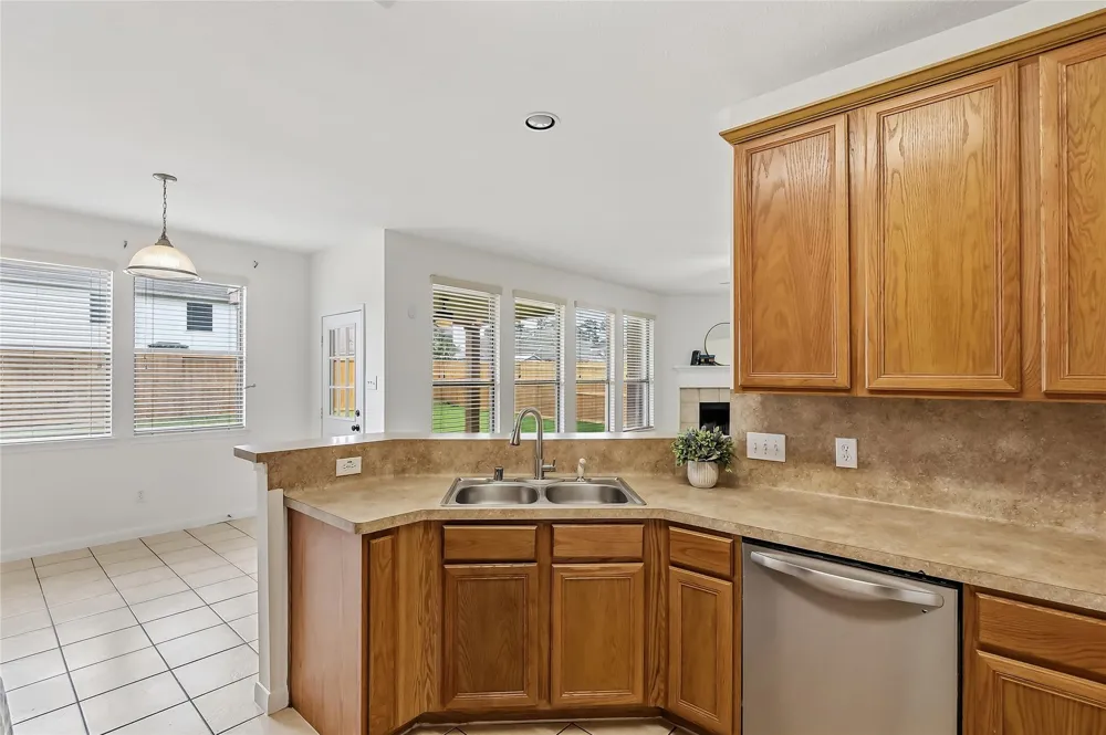 32014 Decker Oaks Drive Pinehurst, TX 77362