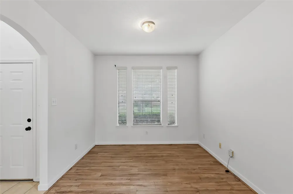 32014 Decker Oaks Drive Pinehurst, TX 77362