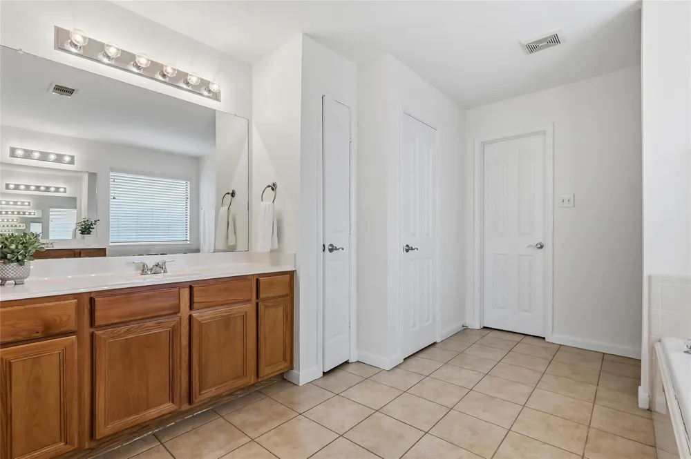 32014 Decker Oaks Drive Pinehurst, TX 77362