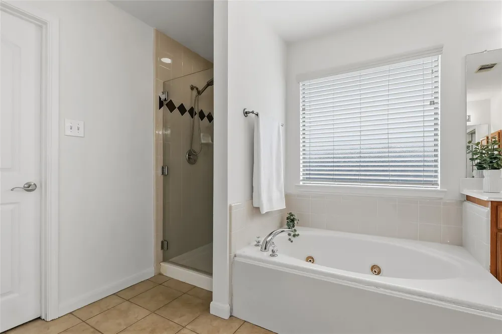32014 Decker Oaks Drive Pinehurst, TX 77362