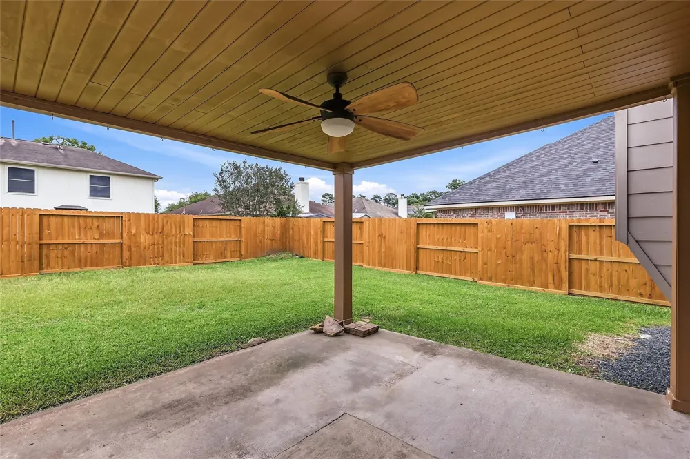 32014 Decker Oaks Drive Pinehurst, TX 77362