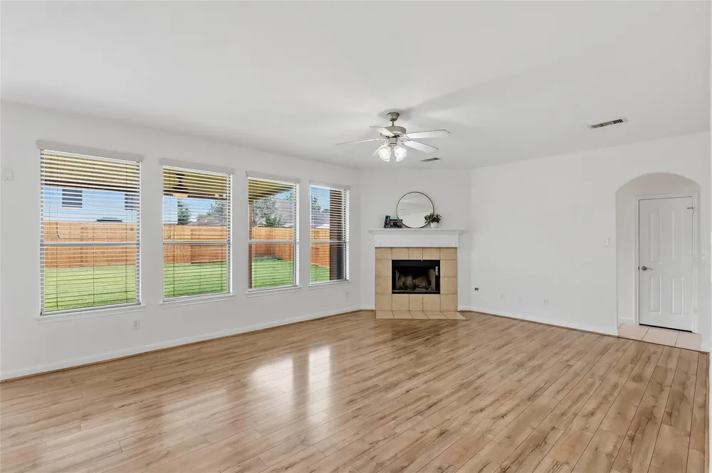 32014 Decker Oaks Drive Pinehurst, TX 77362