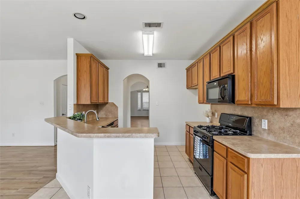 32014 Decker Oaks Drive Pinehurst, TX 77362