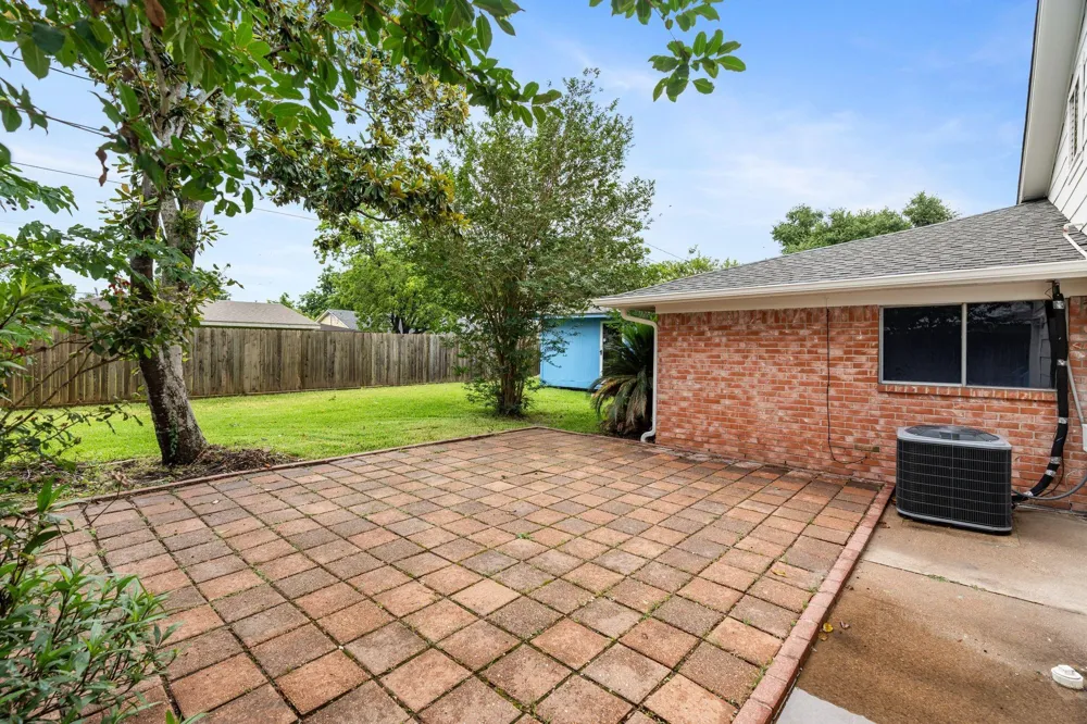 822 Kaufman Drive Deer Park, TX 77536