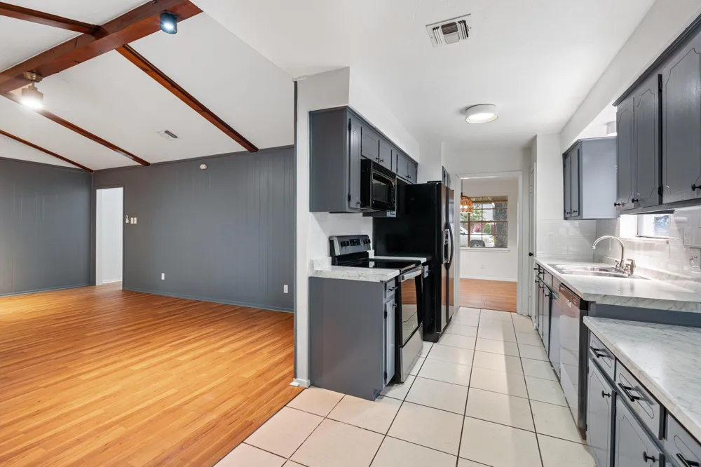 822 Kaufman Drive Deer Park, TX 77536