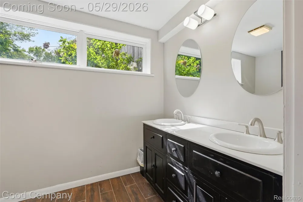 5130 Seymour Lake Road Brandon Charter Township, MI 48371