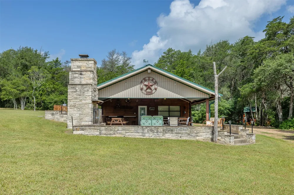 10900 Mayer Cemetery Road Burton, TX 77835