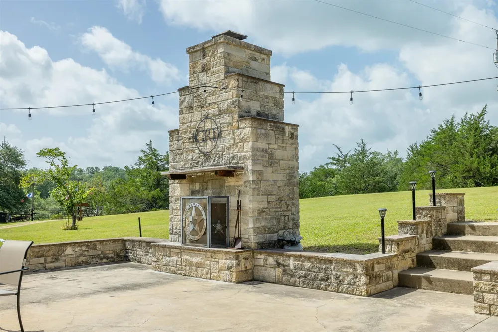 10900 Mayer Cemetery Road Burton, TX 77835