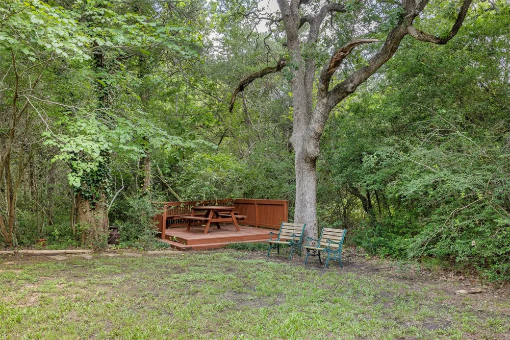 10900 Mayer Cemetery Road Burton, TX 77835