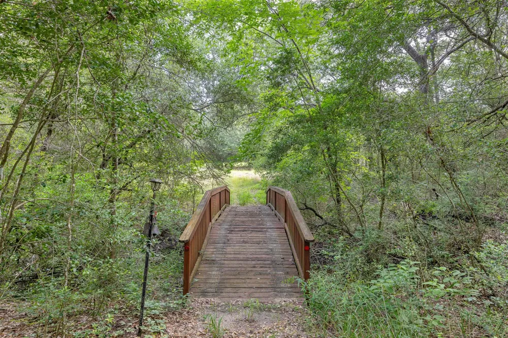10900 Mayer Cemetery Road Burton, TX 77835