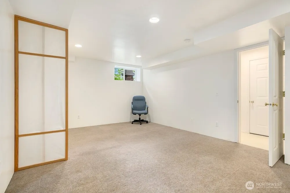 5301 164th Avenue SE #7-4 Bellevue, WA 98006