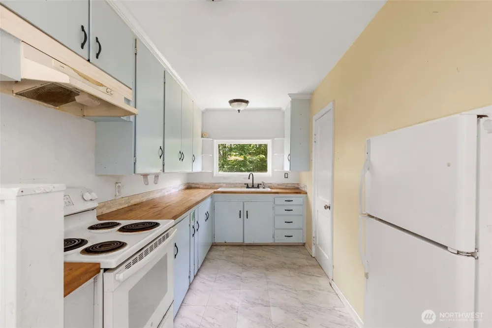 26304 Bannister Street NE Kingston, WA 98346