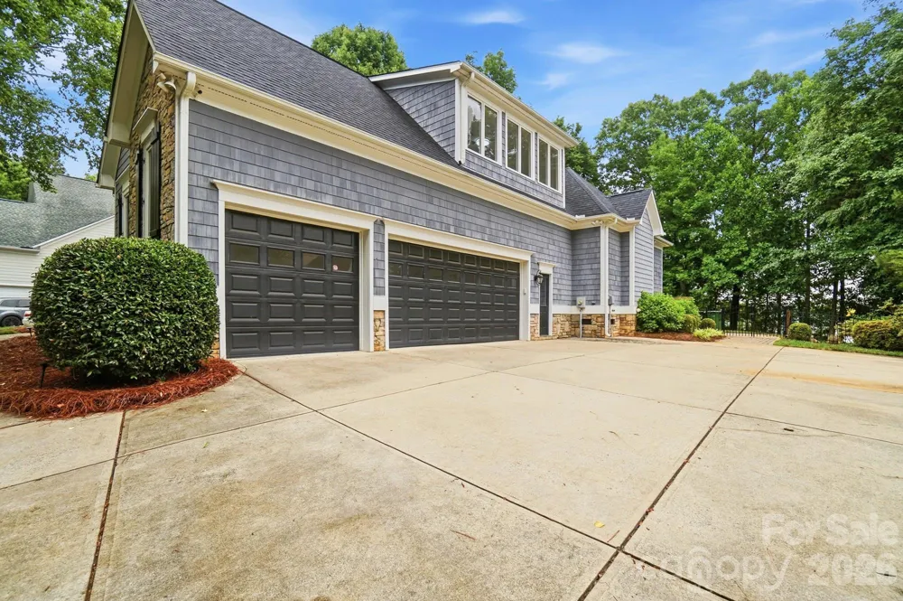 221 Whiterock Drive Mount Holly, NC 28120