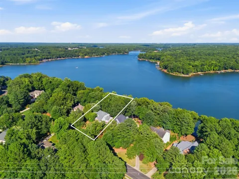 221 Whiterock Drive