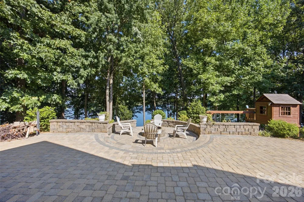 221 Whiterock Drive Mount Holly, NC 28120