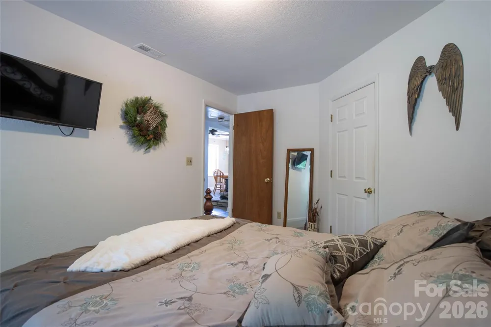 84 Sheets Farm Road Bakersville, NC 28705