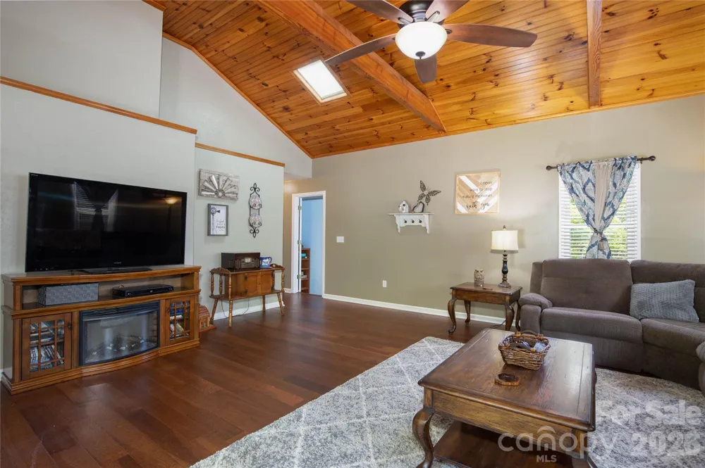 84 Sheets Farm Road Bakersville, NC 28705