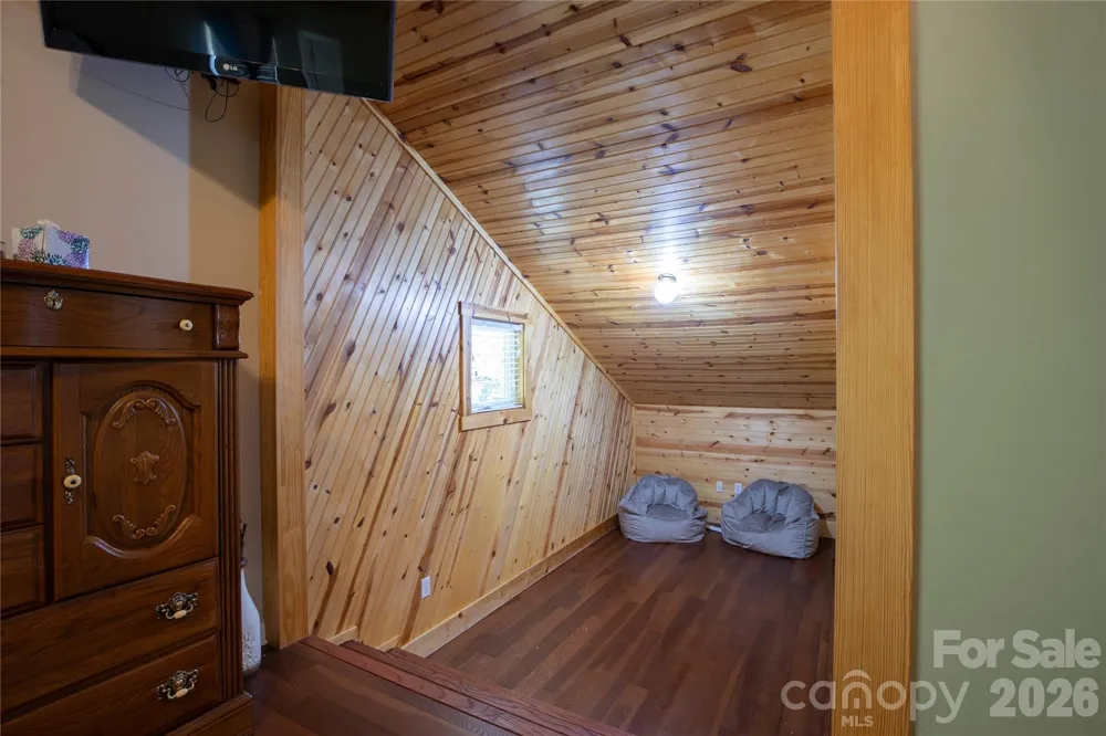 84 Sheets Farm Road Bakersville, NC 28705