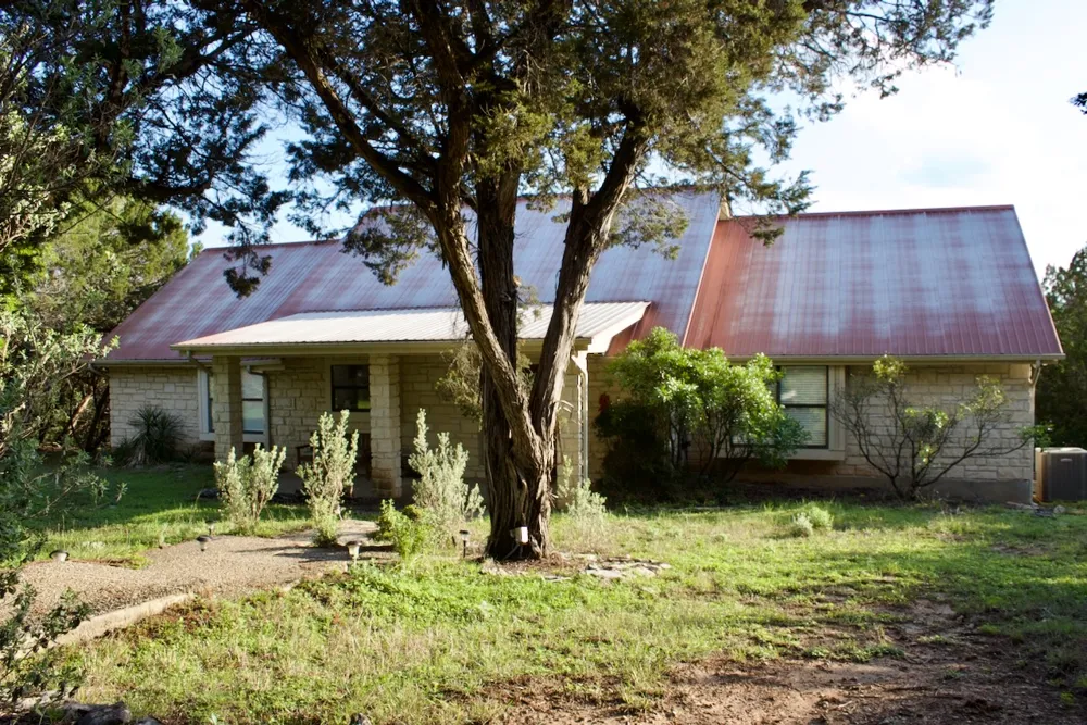 555 Hillsedge Road Wimberley, TX 78676