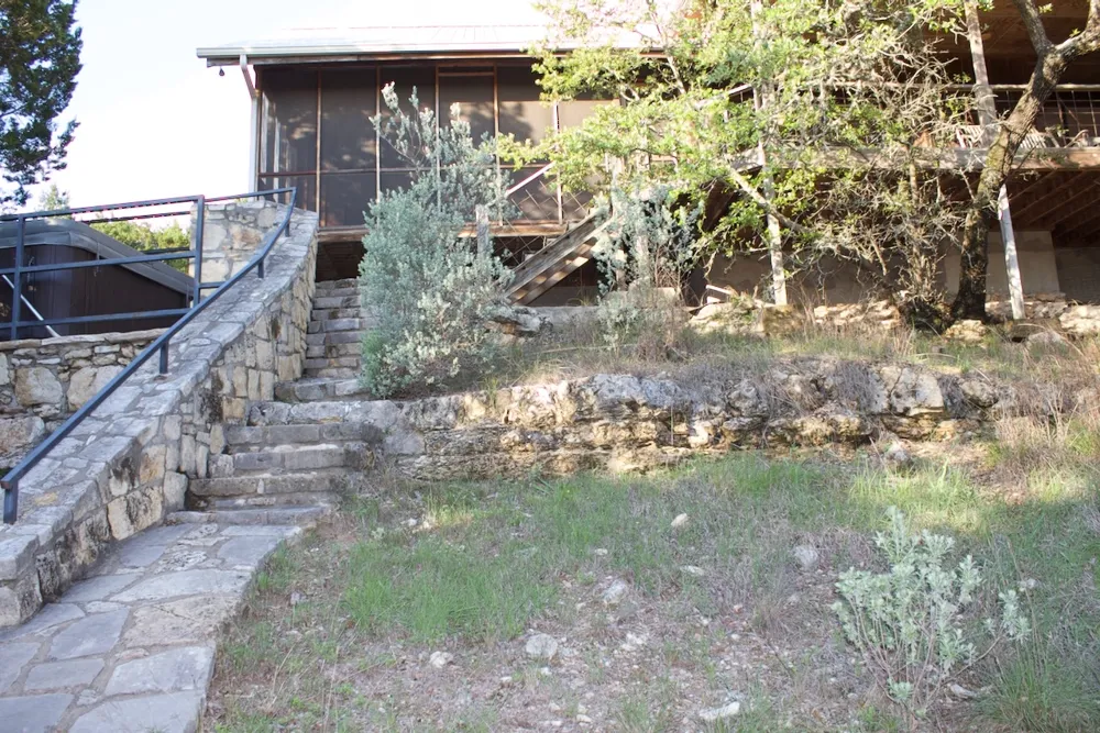 555 Hillsedge Road Wimberley, TX 78676