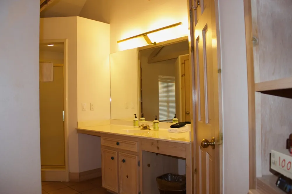 555 Hillsedge Road Wimberley, TX 78676