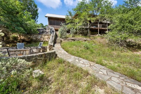 555 Hillsedge Road