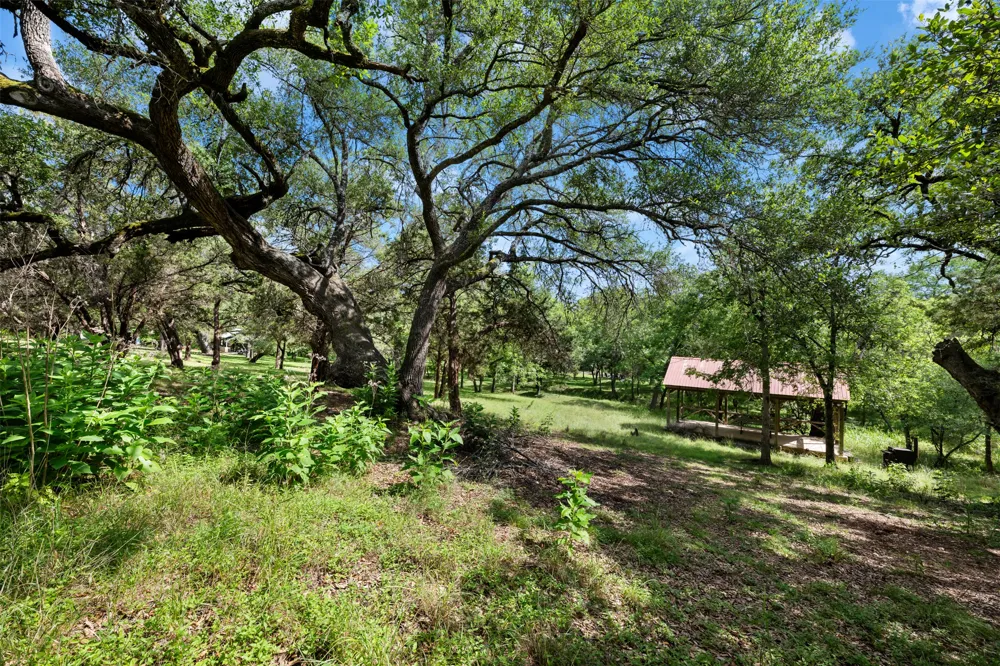 555 Hillsedge Road Wimberley, TX 78676