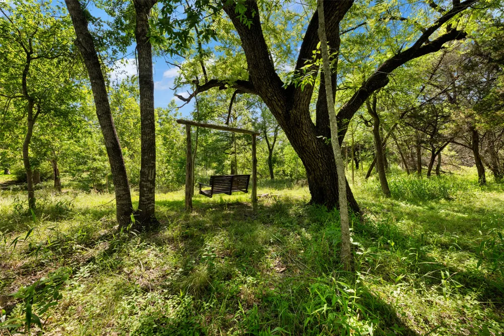 555 Hillsedge Road Wimberley, TX 78676