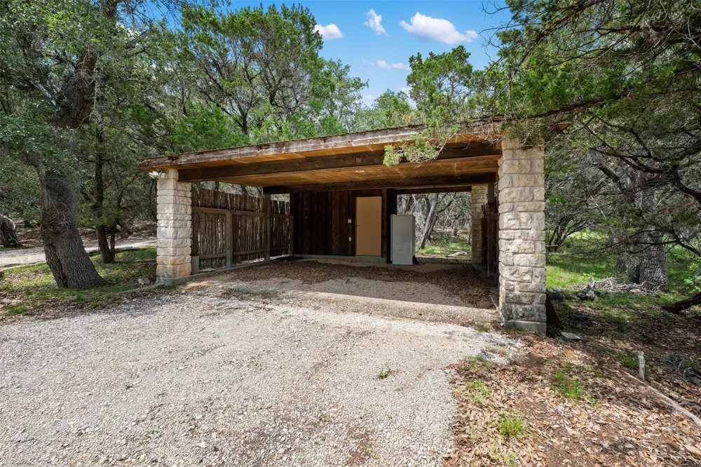 555 Hillsedge Road Wimberley, TX 78676