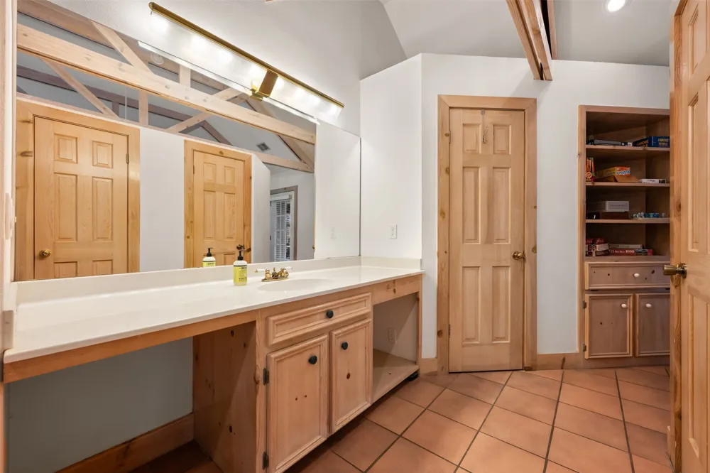 555 Hillsedge Road Wimberley, TX 78676