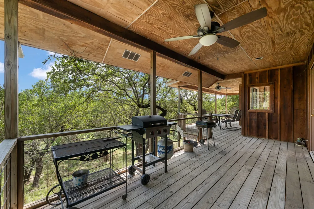 555 Hillsedge Road Wimberley, TX 78676
