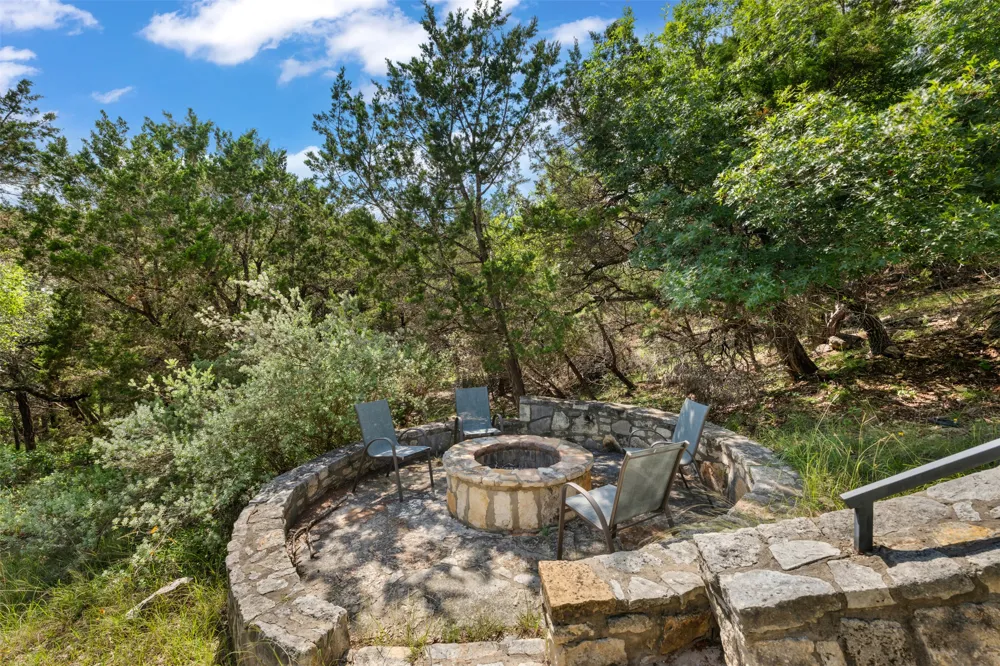 555 Hillsedge Road Wimberley, TX 78676