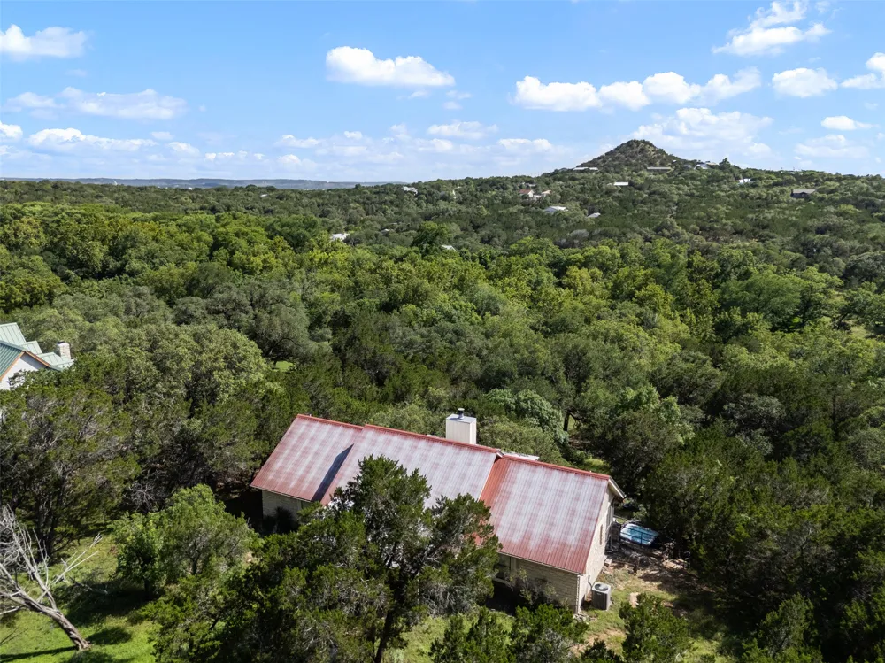 555 Hillsedge Road Wimberley, TX 78676