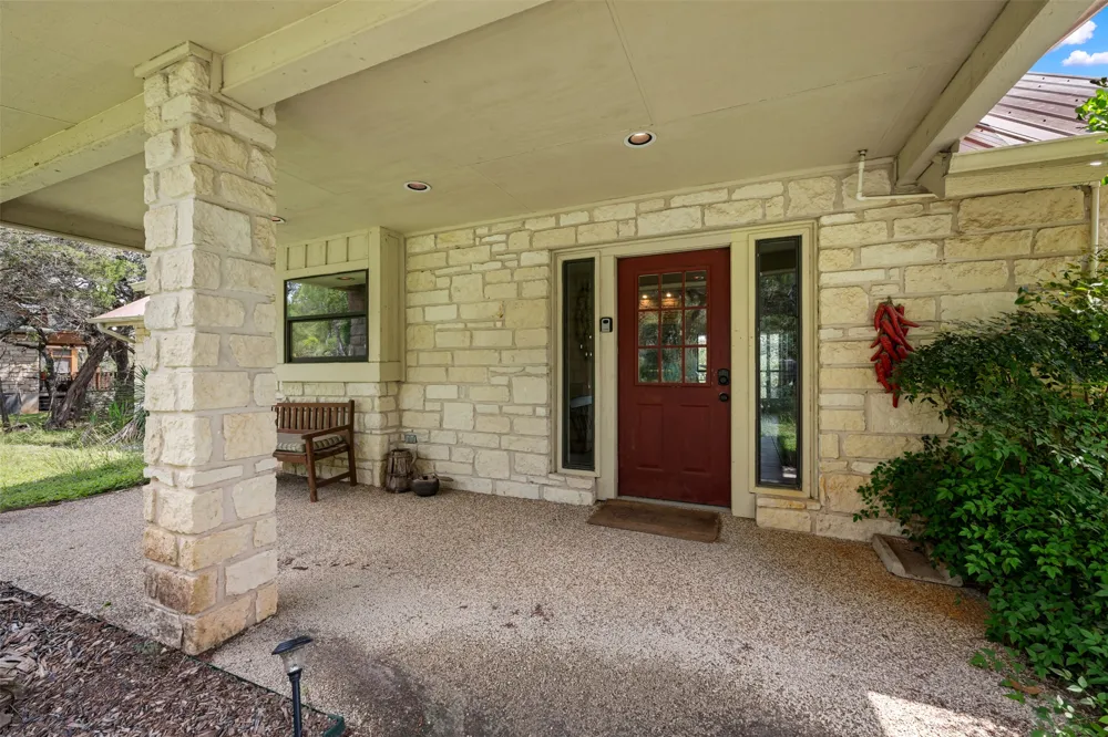 555 Hillsedge Road Wimberley, TX 78676