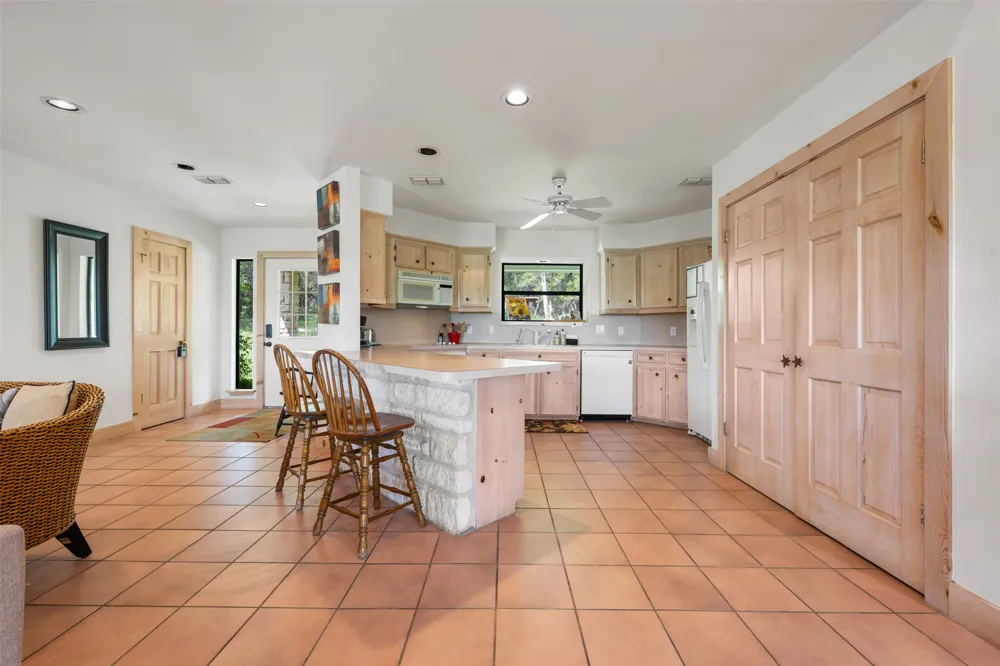 555 Hillsedge Road Wimberley, TX 78676